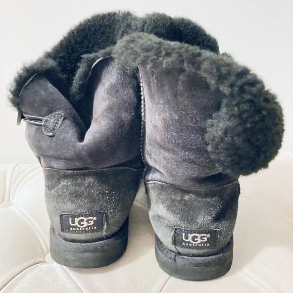 Ugg Boots - Picture 2 of 4